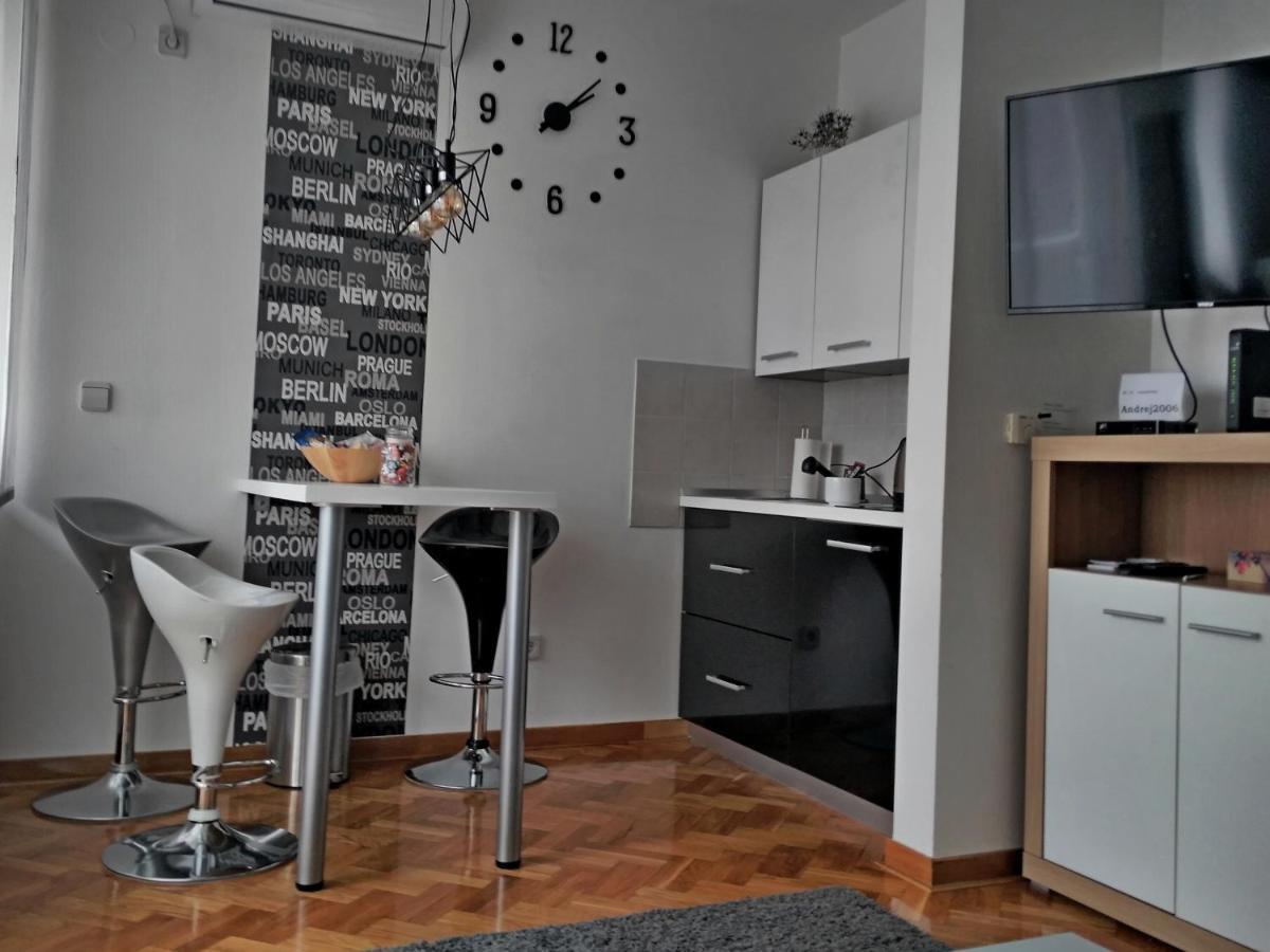 Time Keeper - Self Check In Apartment Osijek Exterior foto